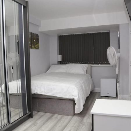 لندن A A Guest Rooms Nightingale Chalet المظهر الخارجي الصورة