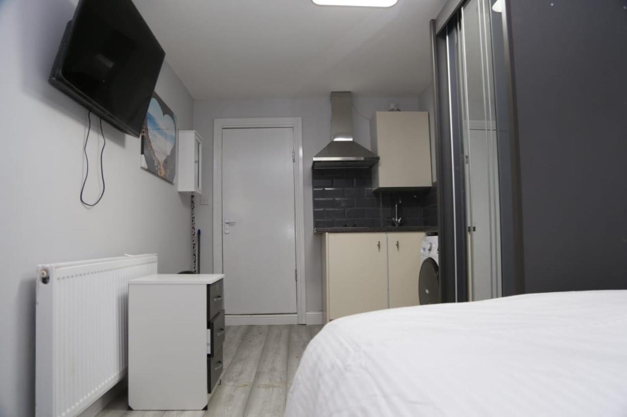 لندن A A Guest Rooms Nightingale Chalet المظهر الخارجي الصورة