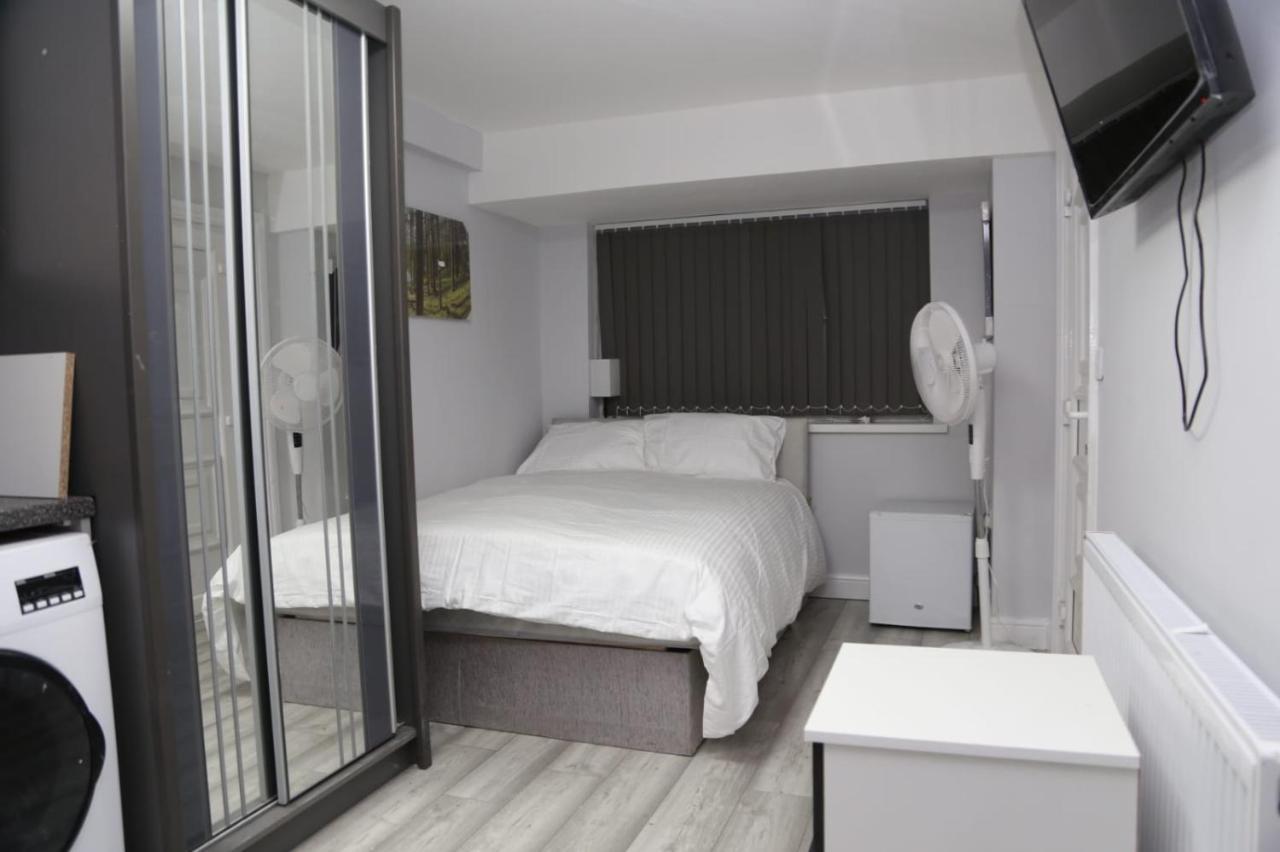 لندن A A Guest Rooms Nightingale Chalet المظهر الخارجي الصورة
